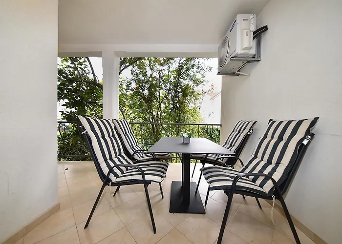 Apartments Romano 1099