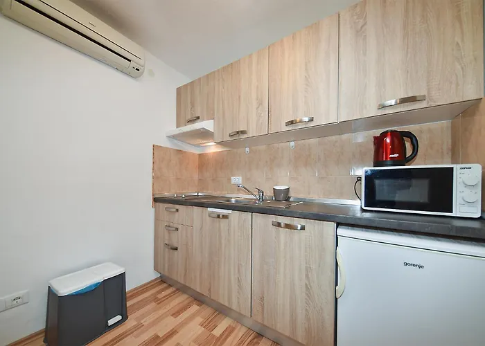 Apartments Romano 1099
