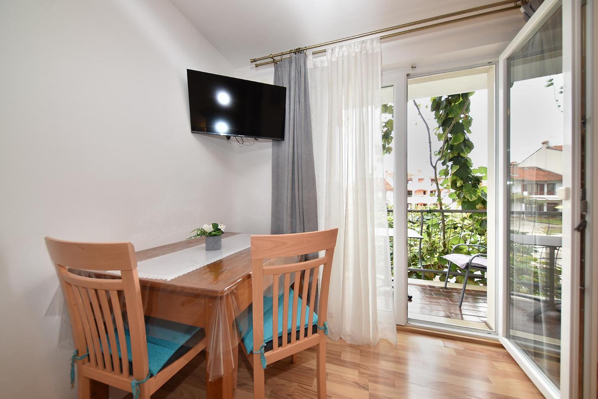 Apartma Romano 1099 *