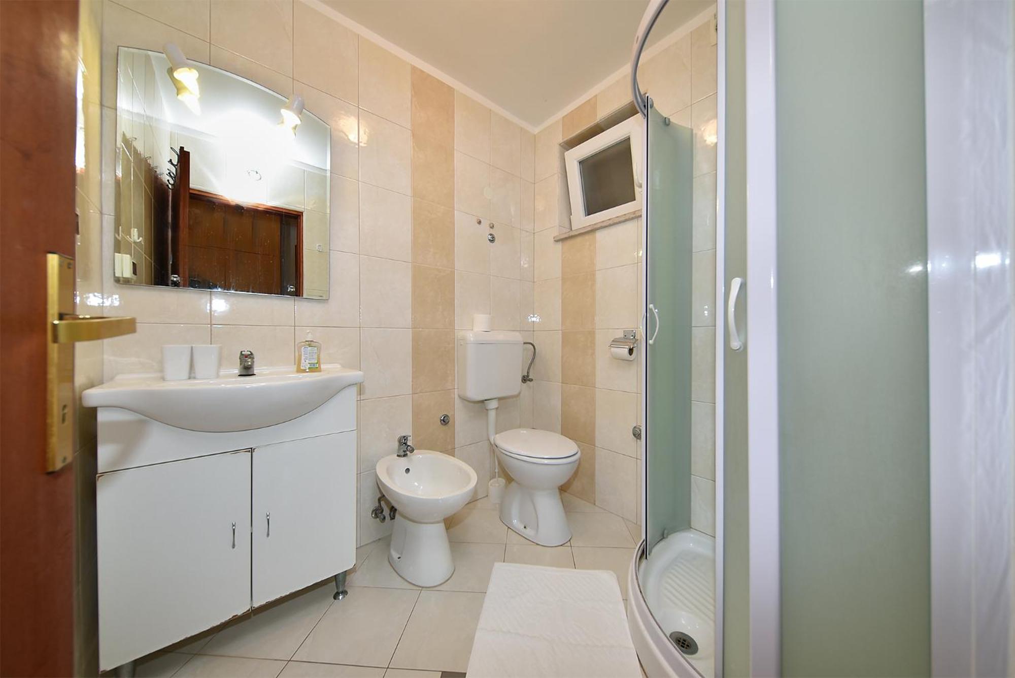 Apartma Romano 1099