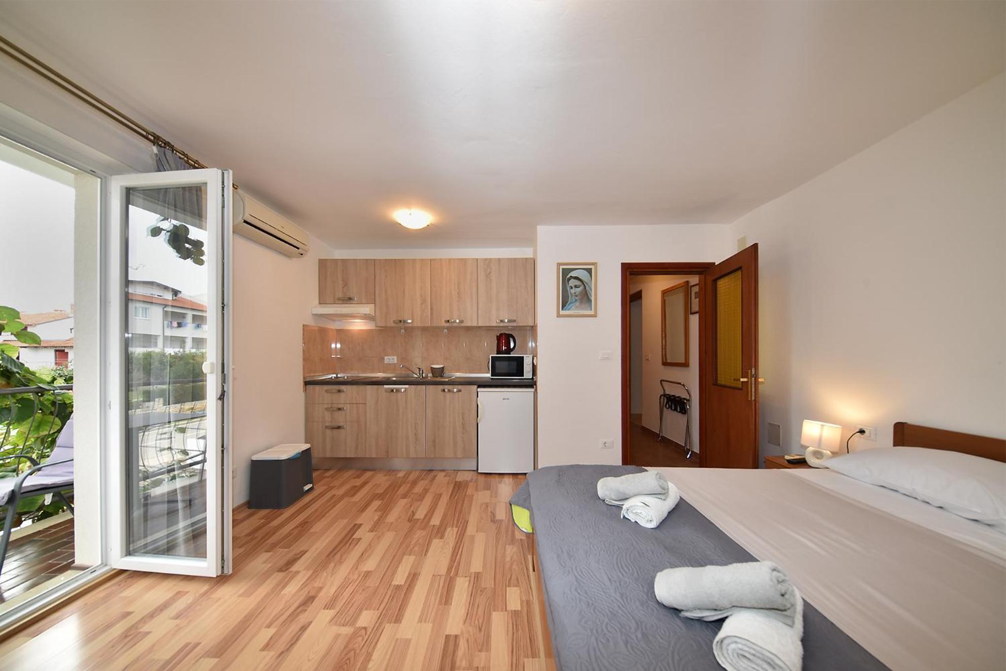 Apartma Romano 1099 *